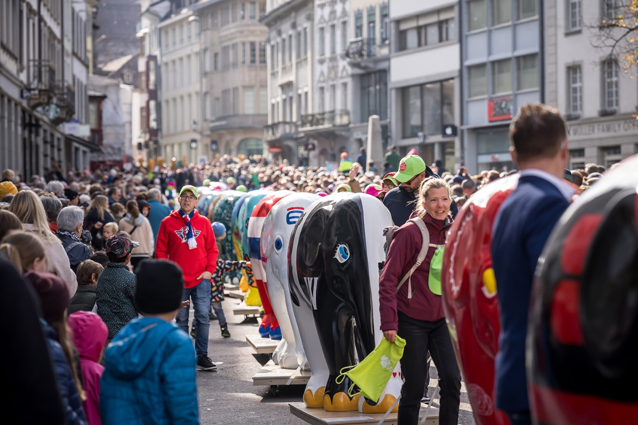 Über 40'000 Zuschauerinnen und Zuschauer lockte der bunte OLMA-Umzug in die St.Galler Innenstadt. Quelle: Michael Huwiler